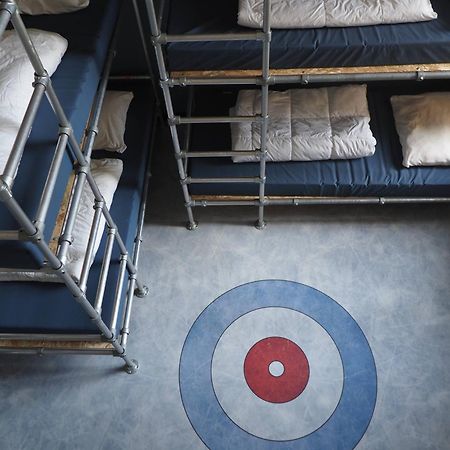Hostel Roots Tilburg Bagian luar foto