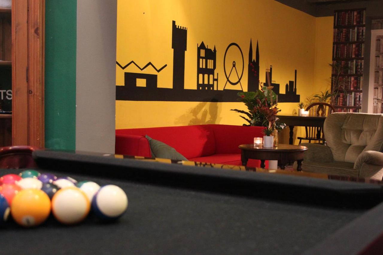 Hostel Roots Tilburg Bagian luar foto