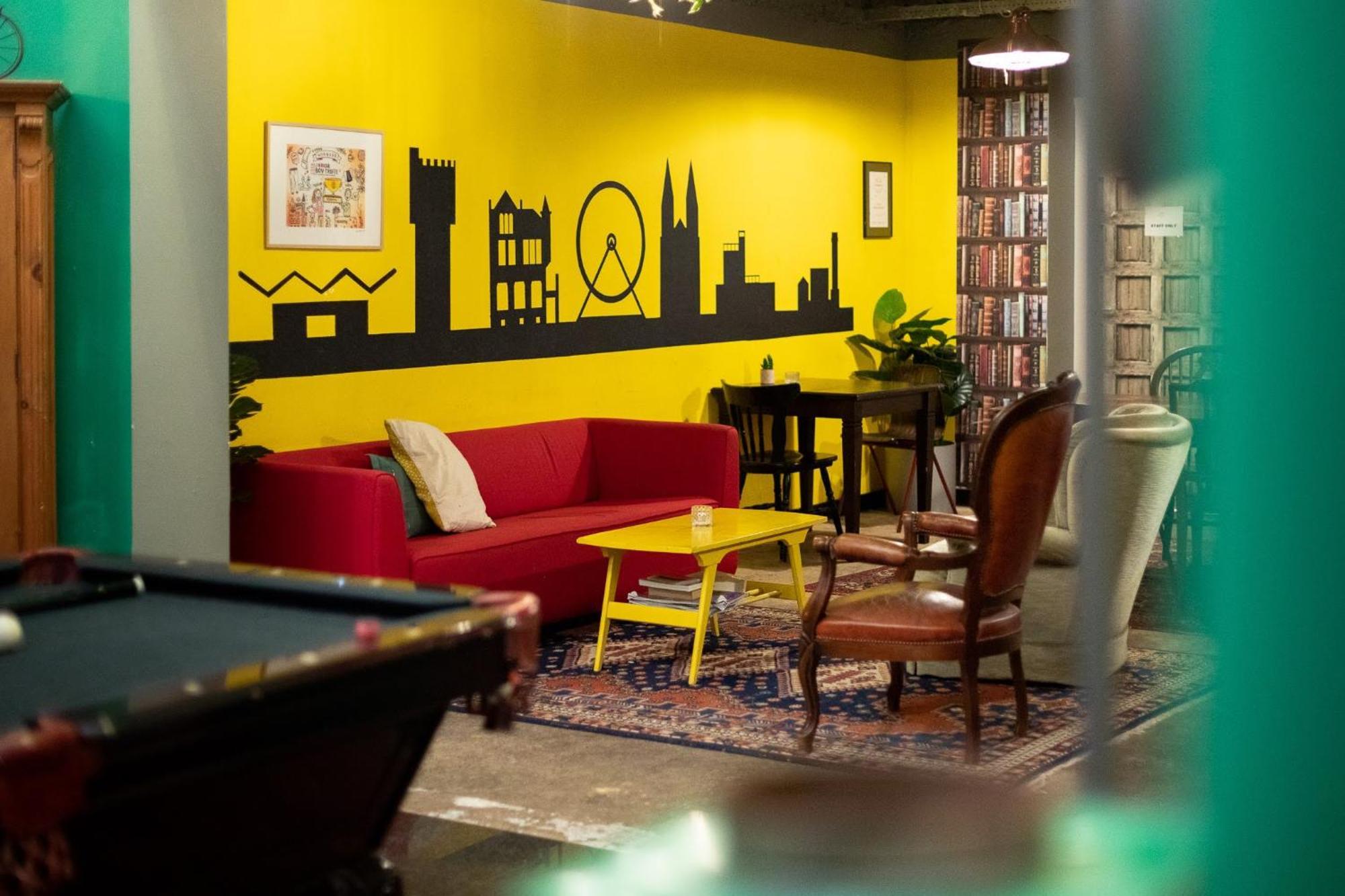 Hostel Roots Tilburg Bagian luar foto