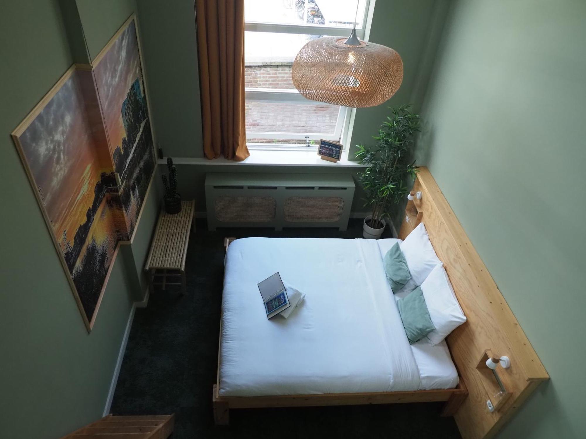 Hostel Roots Tilburg Bagian luar foto