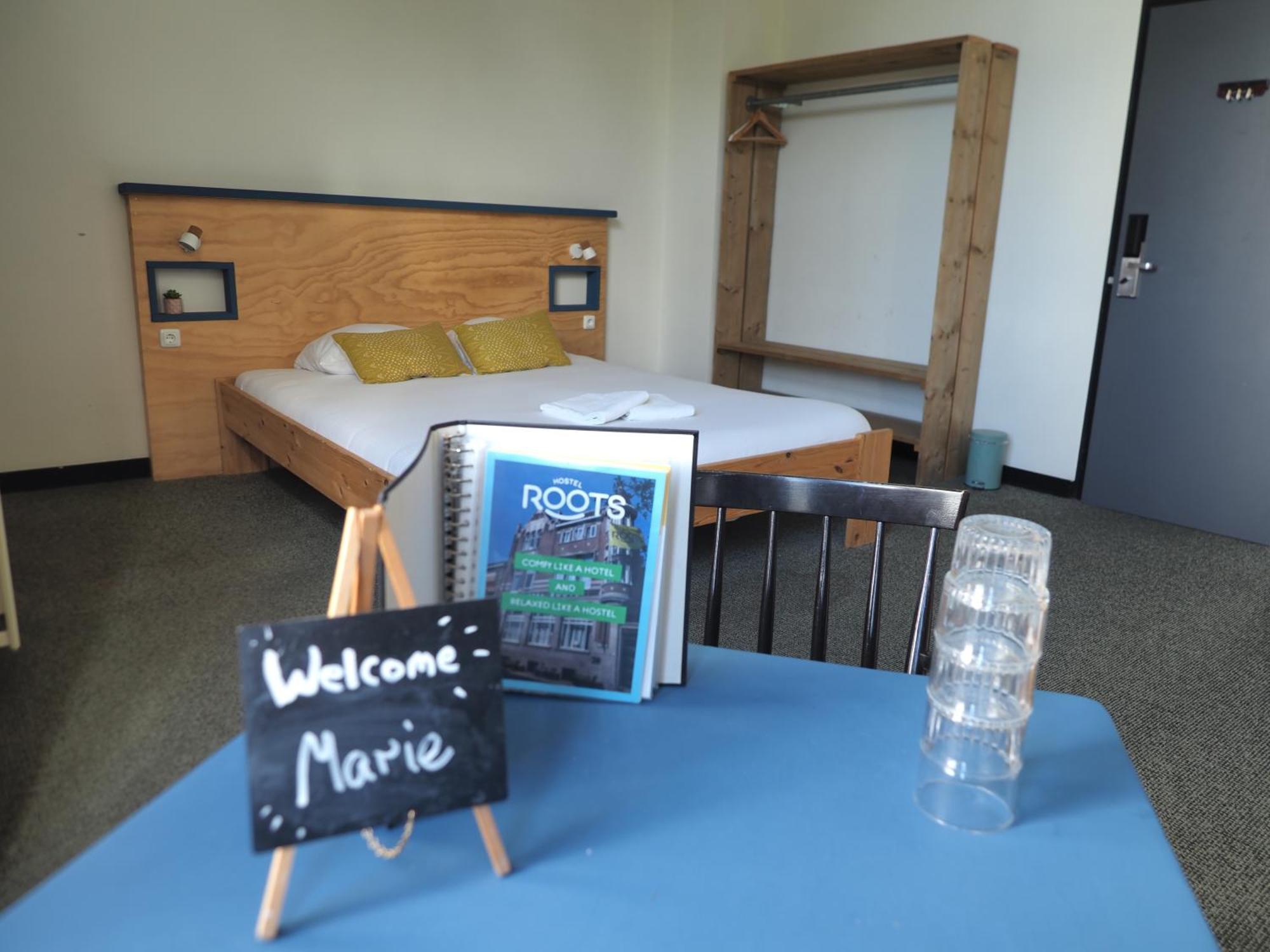Hostel Roots Tilburg Bagian luar foto