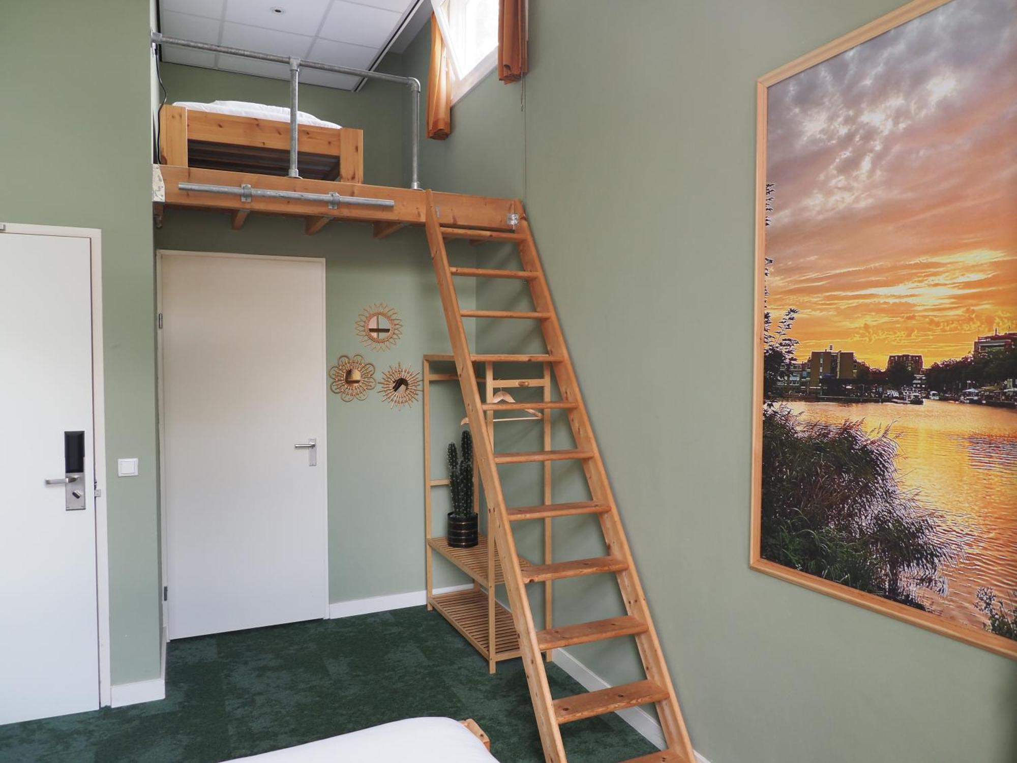Hostel Roots Tilburg Bagian luar foto